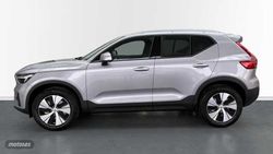 Volvo XC40 2.0 B3 MHEV CORE DCT 5P - Miniatura 3