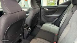 Volvo XC40 2.0 B3 MHEV CORE DCT 5P - Miniatura 7