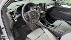 Volvo XC40 2.0 B3 CORE AUTO 5P - Miniatura 4