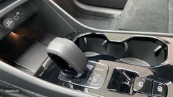 Volvo XC40 2.0 B3 MHEV PLUS DARK DCT 5P - Miniatura 10