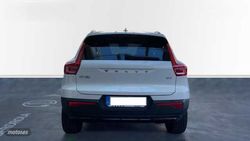 Volvo XC40 2.0 B3 MHEV PLUS DARK DCT 5P - Miniatura 3