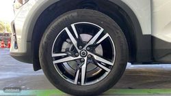 Volvo XC40 2.0 B3 MHEV PLUS DARK DCT 5P - Miniatura 5
