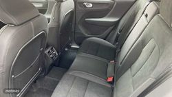 Volvo XC40 2.0 B3 MHEV PLUS DARK DCT 5P - Miniatura 8