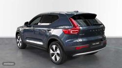 Volvo XC40 2.0 B3 MHEV CORE DCT 5P - Miniatura 2