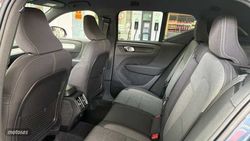 Volvo XC40 2.0 B3 MHEV CORE DCT 5P - Miniatura 7