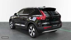 Volvo XC40 2.0 B3 MHEV CORE DCT 5P - Miniatura 2