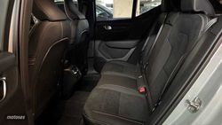 Volvo XC40 2.0 B3 MHEV ULTRA DARK DCT 5P - Miniatura 7