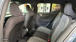 Volvo XC40 2.0 B3 MHEV CORE DCT 5P - Miniatura 5