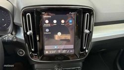 Volvo XC40 2.0 B3 MHEV CORE DCT 5P - Miniatura 9