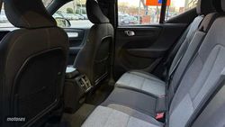 Volvo XC40 2.0 B3 MHEV CORE DCT 5P - Miniatura 7