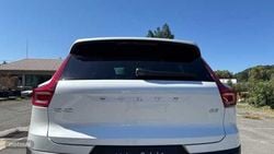 Volvo XC40 todoterreno 2.0 B3 MHEV ULTRA DARK DCT 5P - Miniatura 14