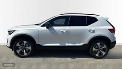 Volvo XC40 todoterreno 2.0 B3 MHEV ULTRA DARK DCT 5P - Miniatura 3