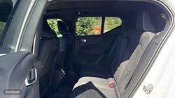 Volvo XC40 todoterreno 2.0 B3 MHEV ULTRA DARK DCT 5P - Miniatura 7