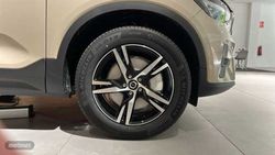 Volvo XC40 2.0 B3 MHEV CORE DCT 163 5P - Miniatura 10