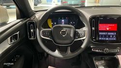 Volvo XC40 2.0 B3 MHEV CORE DCT 163 5P - Miniatura 11