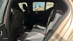 Volvo XC40 2.0 B3 MHEV CORE DCT 163 5P - Miniatura 7