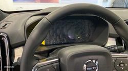Volvo XC40 XC40 2.0 B3 MHEV CORE DCT 163 5P - Miniatura 10