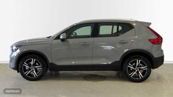 Volvo XC40 XC40 2.0 B3 MHEV CORE DCT 163 5P - Miniatura 3