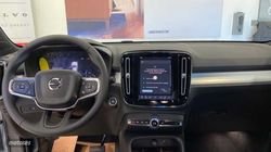 Volvo XC40 XC40 2.0 B3 MHEV CORE DCT 163 5P - Miniatura 5