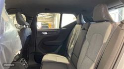 Volvo XC40 XC40 2.0 B3 MHEV CORE DCT 163 5P - Miniatura 6