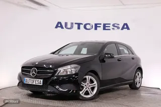 Mercedes Clase A A200 STYLE AUTO 156CV 5P # NAVY,PARKTRONIC,CAMARA TRASERA - Foto 1