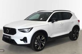 Volvo XC40 XC40 Plus, B3 Mild hybrid, Gasolina, Dark - Foto 1