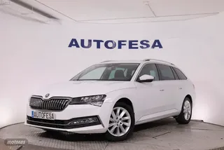 Skoda Superb COMBI 1.4 TSI PHEV IV AUTO STYLE 218CV 5P # IVA DEDUCIBLE,PARKTORNIC,NAVY - Foto 1