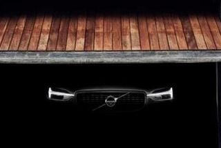 Volvo XC40 XC40 Plus, B3 Mild hybrid, Gasolina, Dark - Foto 1