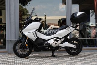 Honda Forza 750  - Foto 1