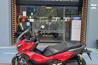 Honda Adv350  - Foto 1