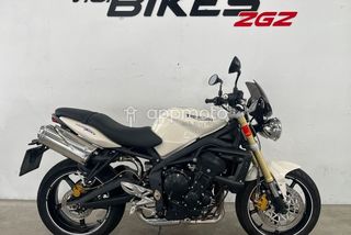 Triumph Street  - Foto 1