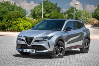 Foto 2 - Alfa Romeo Junior Ibrida Sport Speciale (Gris Arese)
