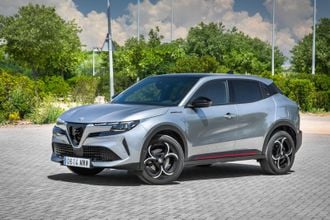 Foto 3 - Alfa Romeo Junior Ibrida Sport Speciale (Gris Arese)