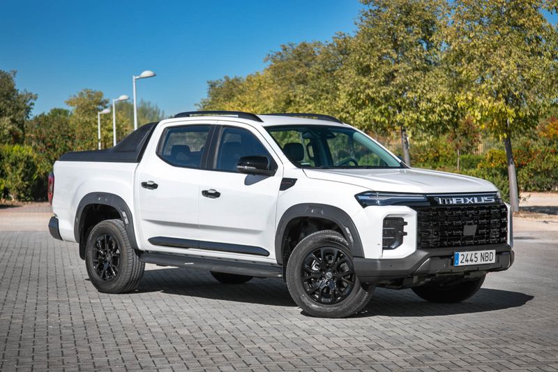 Este asequible pick-up diésel de Maxus reta al Ford Ranger, lo probé y ...